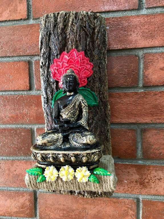  Buddha Wooden Keyholder 
This Key holder is beautifully designed keeping the aura of Buddhism in mind. 