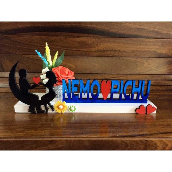 Couple in Love Desk Nameplate1