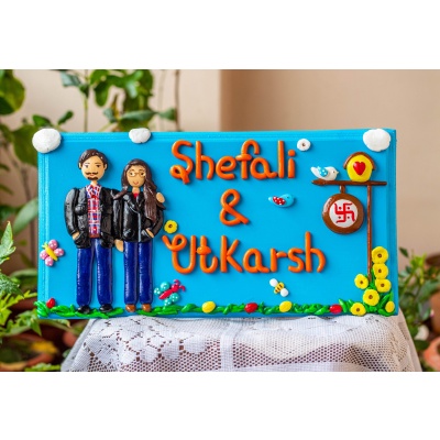 Hitchki Creative Corner Artwork couple nameplate scaled