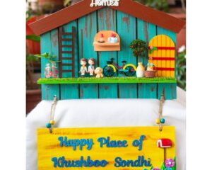 Hut shaped nameplate with miniatures 1