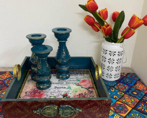 Maroon tray with candle stands 3