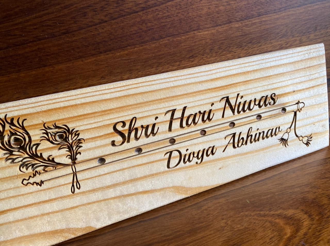 pine-wood-engraved-nameplate