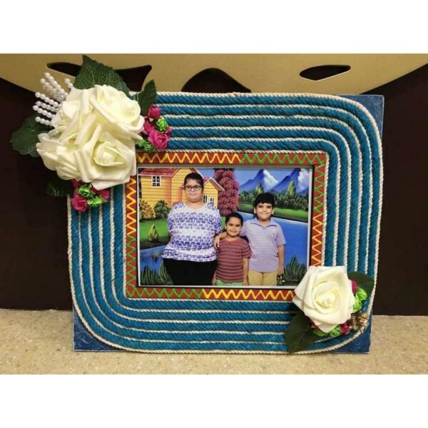 Stringy Flowery Wooden Photo Frame 1