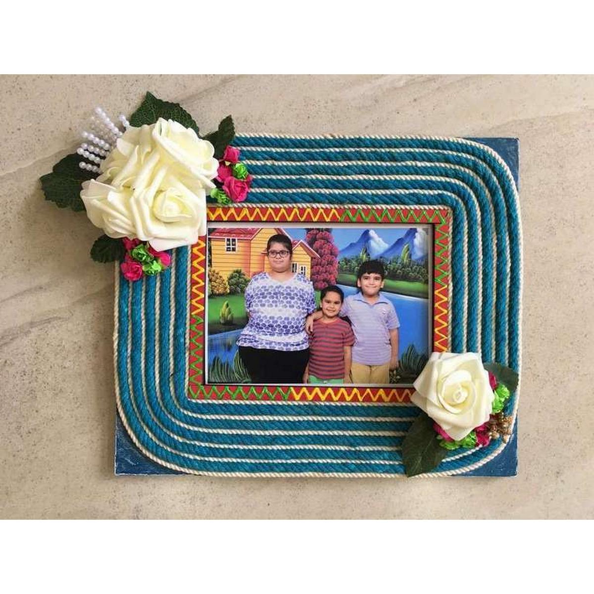 Stringy Flowery Wooden Photo Frame  