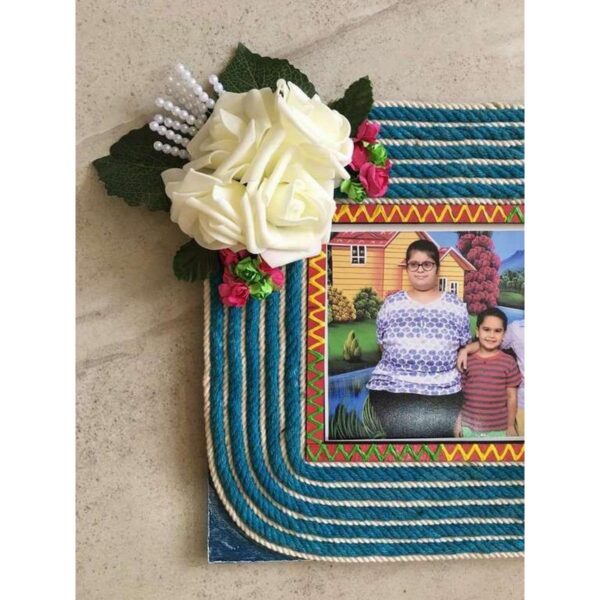 Stringy Flowery Wooden Photo Frame 3