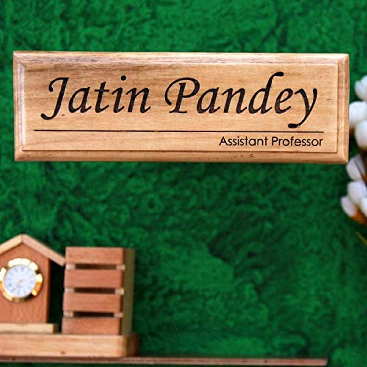 personalized-wooden-nameplate-for-assistant-professor